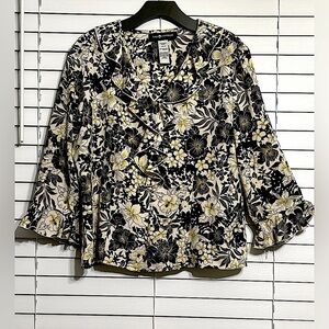 🛍️Dag Harbor ruffle trim floral blouse with 3/4 sleeve Side 12